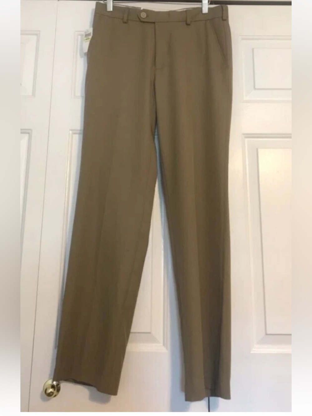 IZOD Flat-Front Straight-Leg Classic Men’s Dress Pants - Khaki. Size 30x32